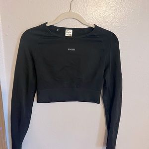 Gymshark cropped workout shirt. Worn a few times.